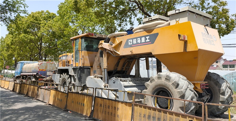 上海曹新公路冷再生工程 (2).jpg